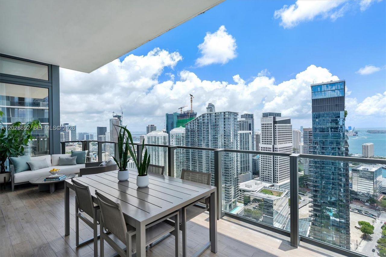 88 SW 7th St, Unit 4001, Miami, FL 33130 Photo