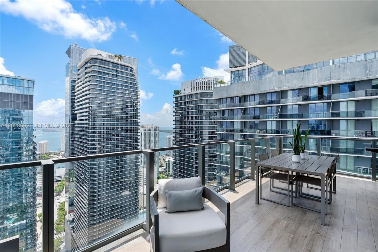 88 SW 7th St, Unit 4001, Miami, FL 33130 Photo
