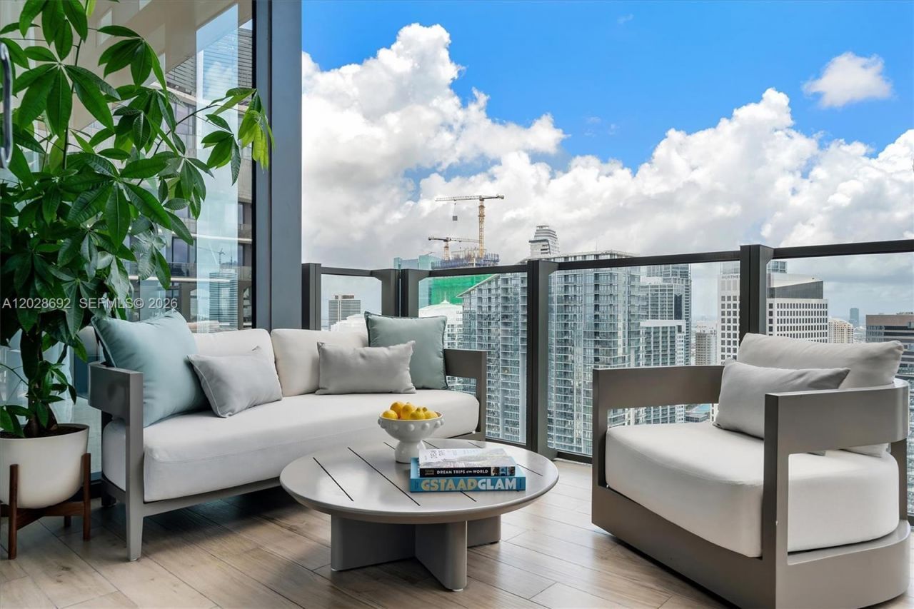 88 SW 7th St, Unit 4001, Miami, FL 33130 Photo
