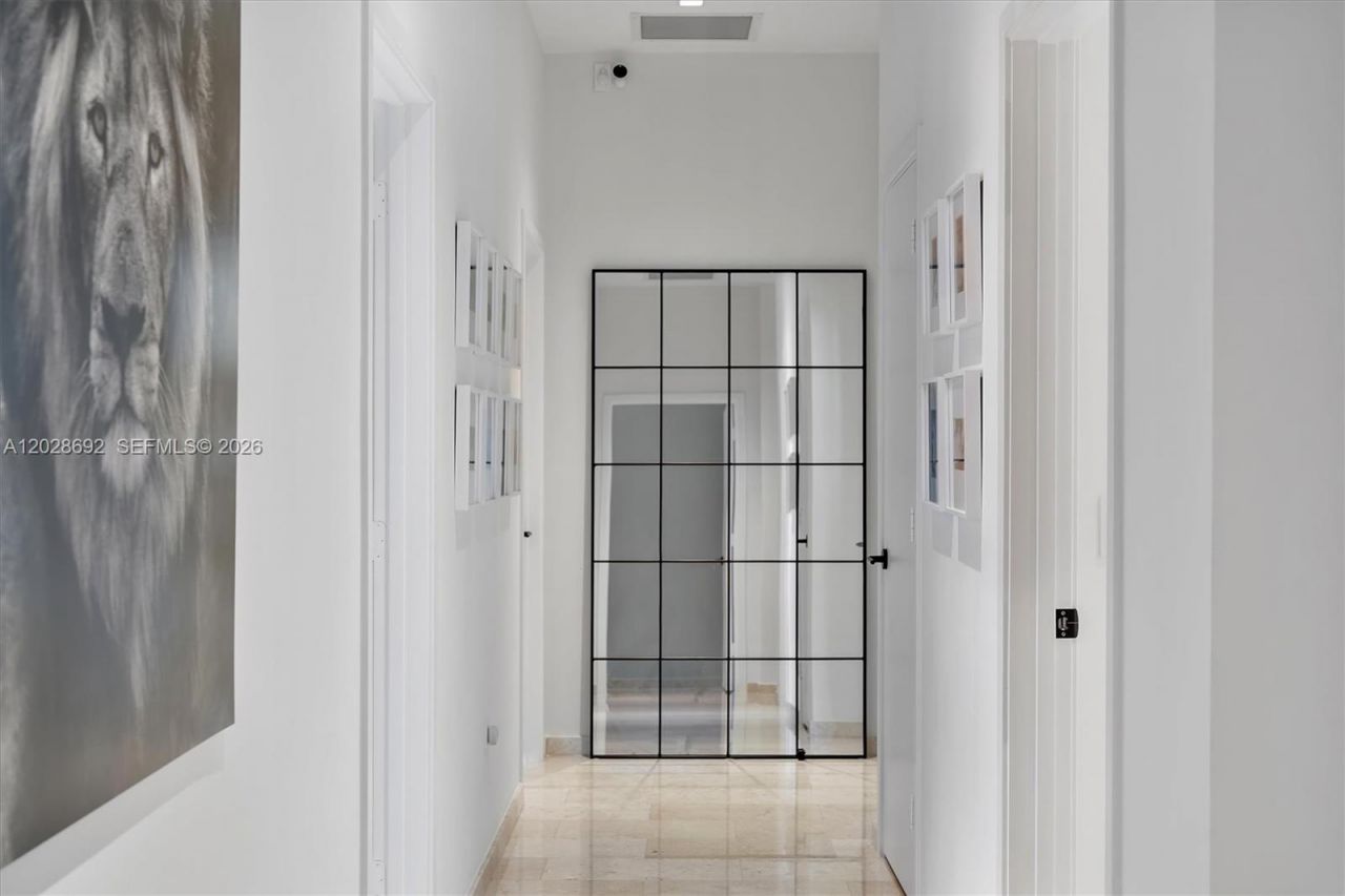 88 SW 7th St, Unit 4001, Miami, FL 33130 Photo