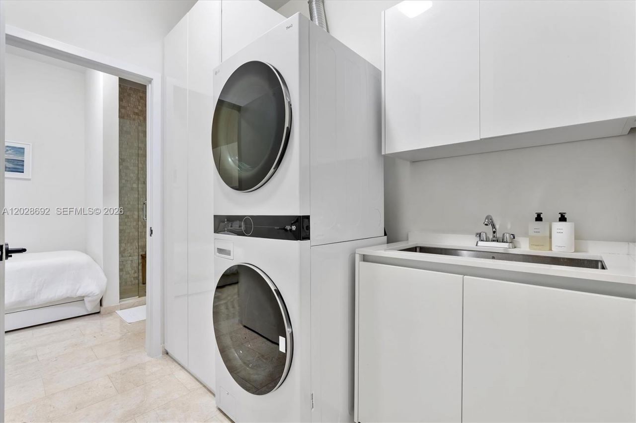 88 SW 7th St, Unit 4001, Miami, FL 33130 Photo
