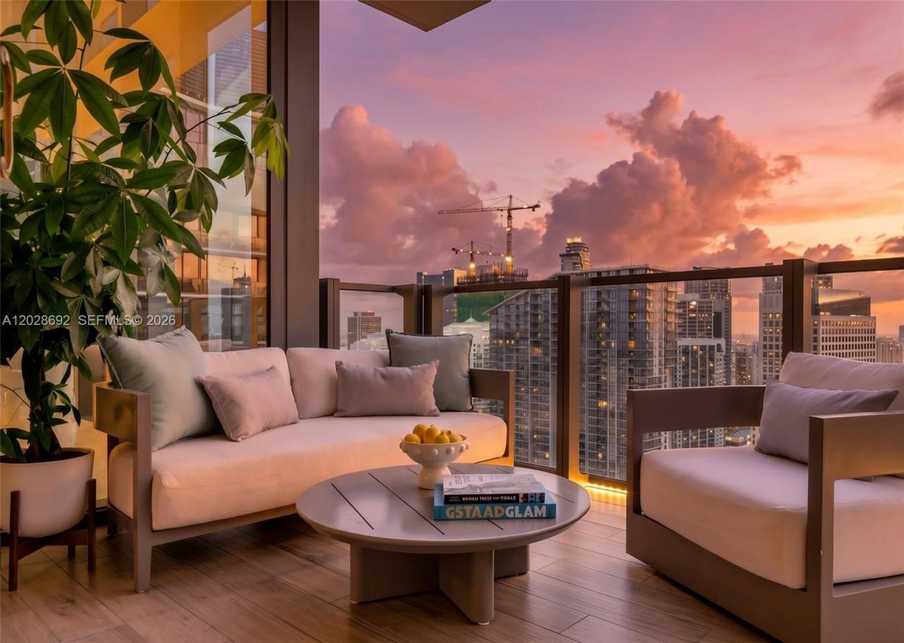 88 SW 7th St, Unit 4001, Miami, FL 33130 Photo