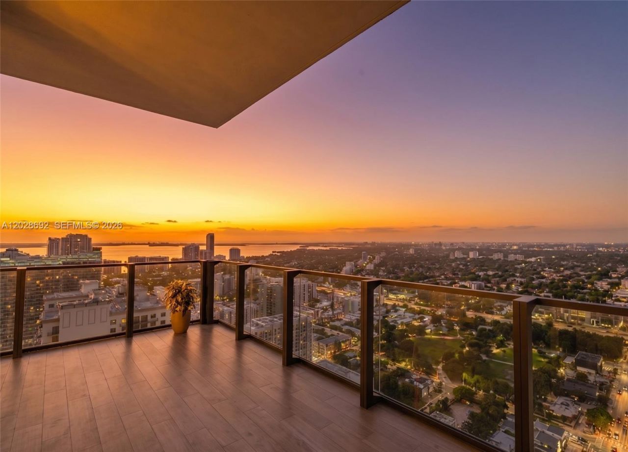 88 SW 7th St, Unit 4001, Miami, FL 33130 Photo