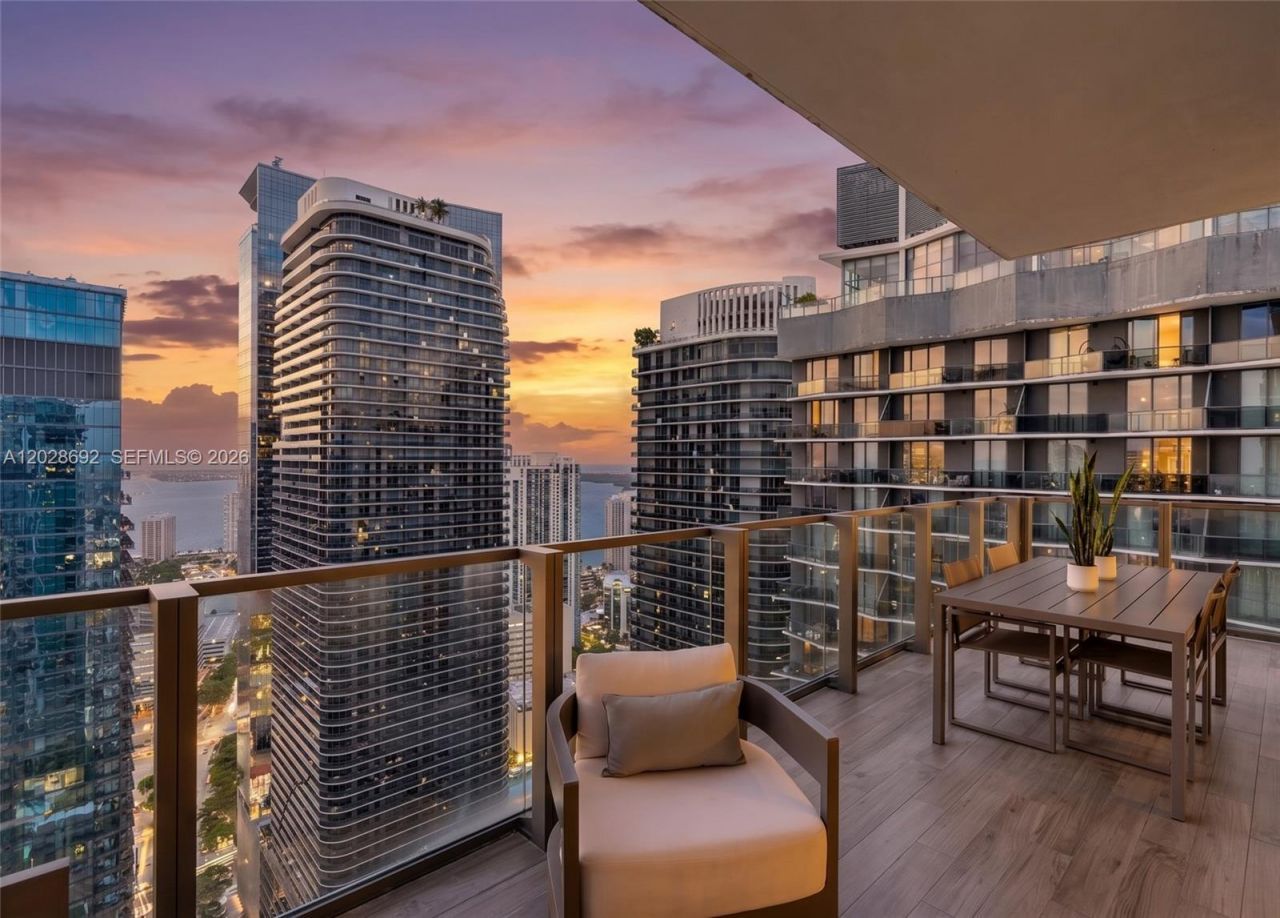 88 SW 7th St, Unit 4001, Miami, FL 33130 Photo