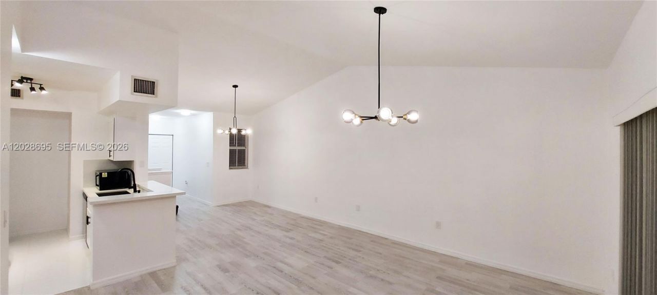 2501 Centergate Dr , Unit 203, Miramar, FL 33025 Photo