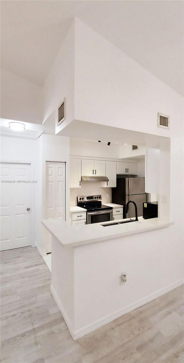 2501 Centergate Dr , Unit 203, Miramar, FL 33025 Photo