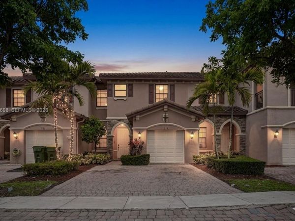 215 SE 37th Pl , Homestead, FL 33033