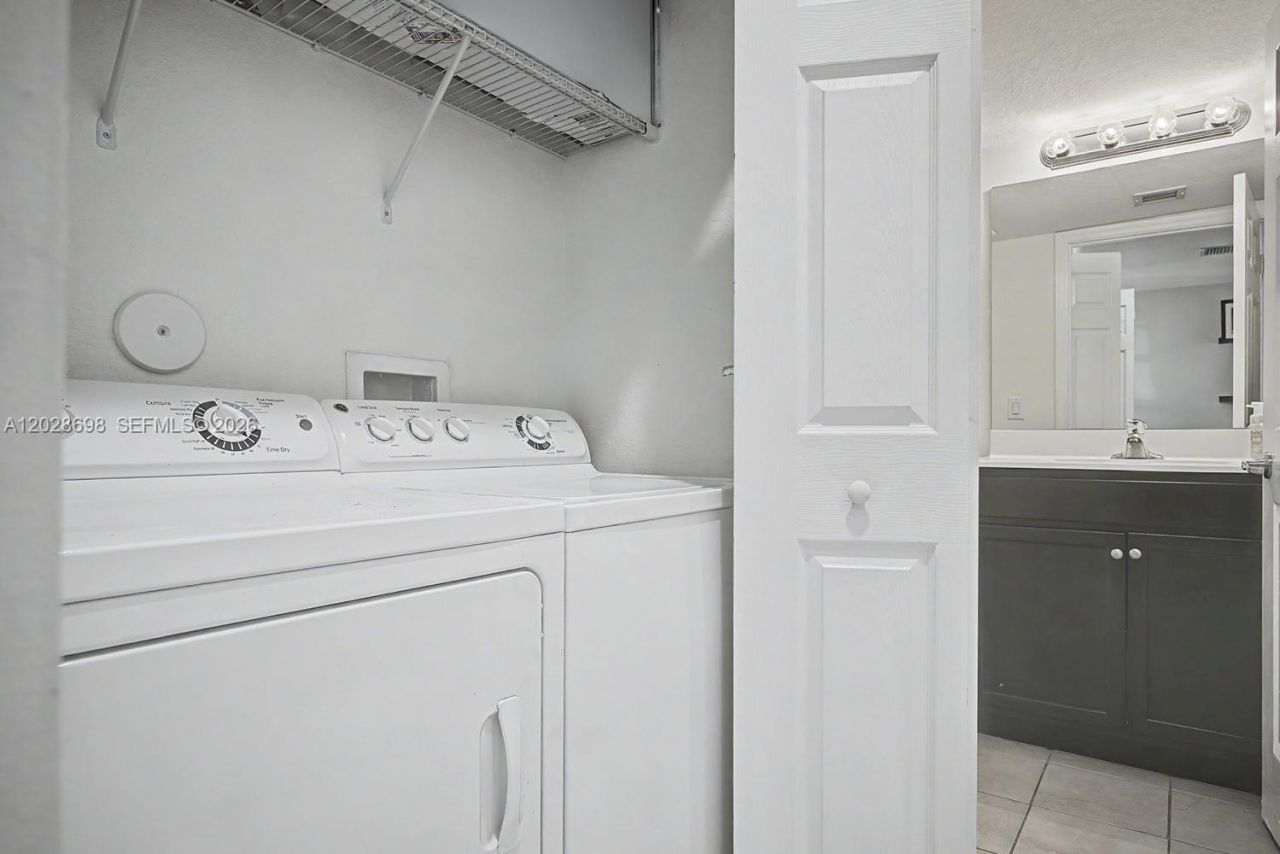 215 SE 37th Pl , Homestead, FL 33033 Photo