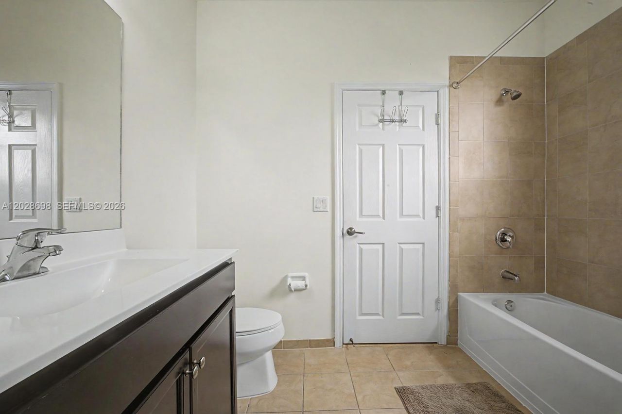215 SE 37th Pl , Homestead, FL 33033 Photo