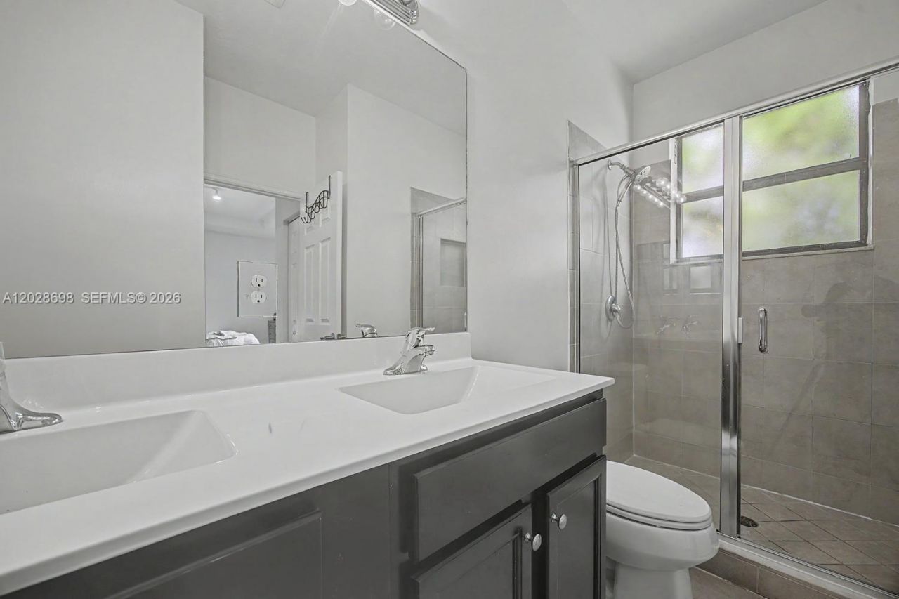 215 SE 37th Pl , Homestead, FL 33033 Photo