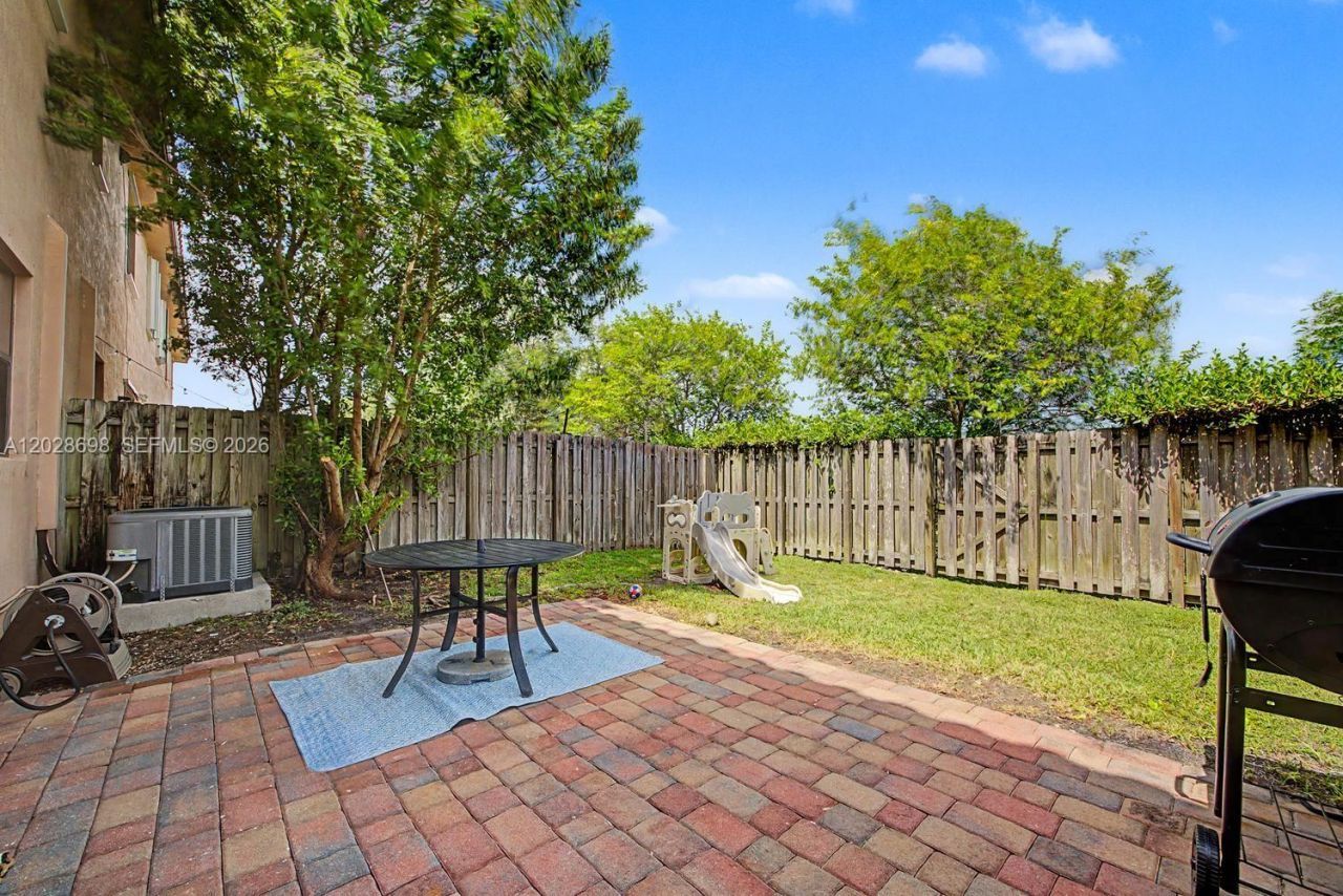 215 SE 37th Pl , Homestead, FL 33033 Photo