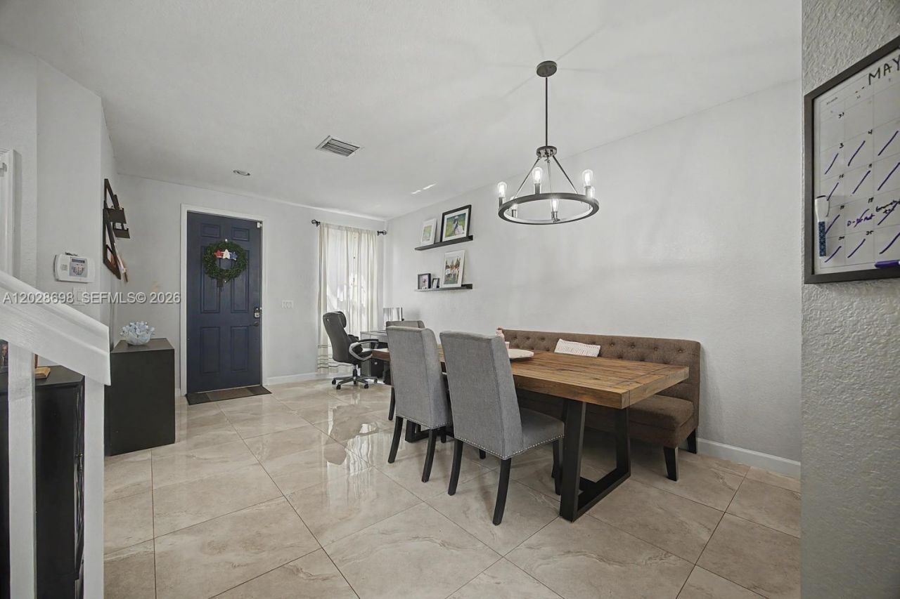 215 SE 37th Pl , Homestead, FL 33033 Photo