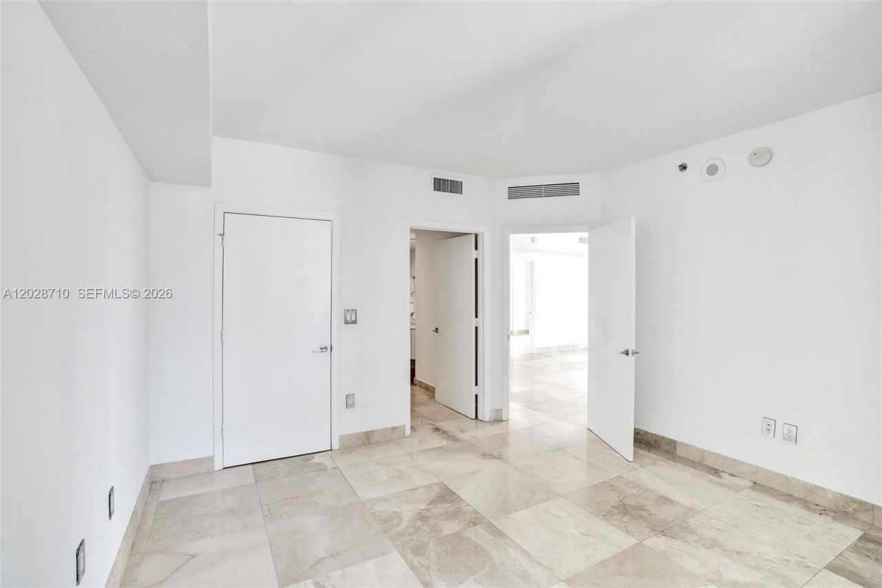 55 SE 6th St, Unit 1502, Miami, FL 33131 Photo