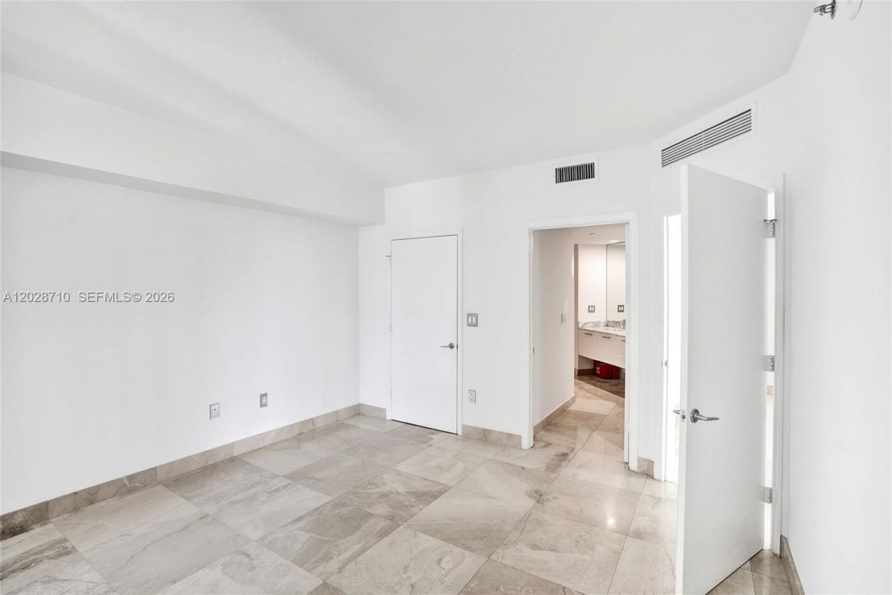 55 SE 6th St, Unit 1502, Miami, FL 33131 Photo