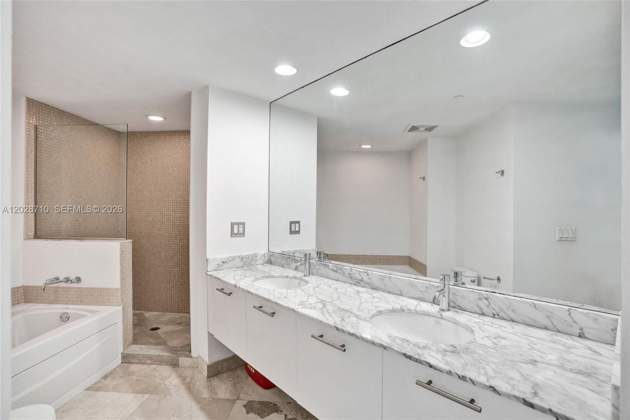 55 SE 6th St, Unit 1502, Miami, FL 33131 Photo