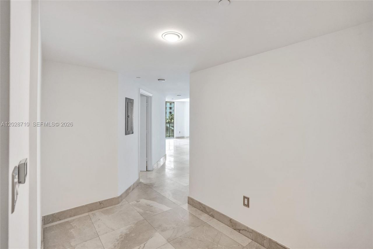 55 SE 6th St, Unit 1502, Miami, FL 33131 Photo