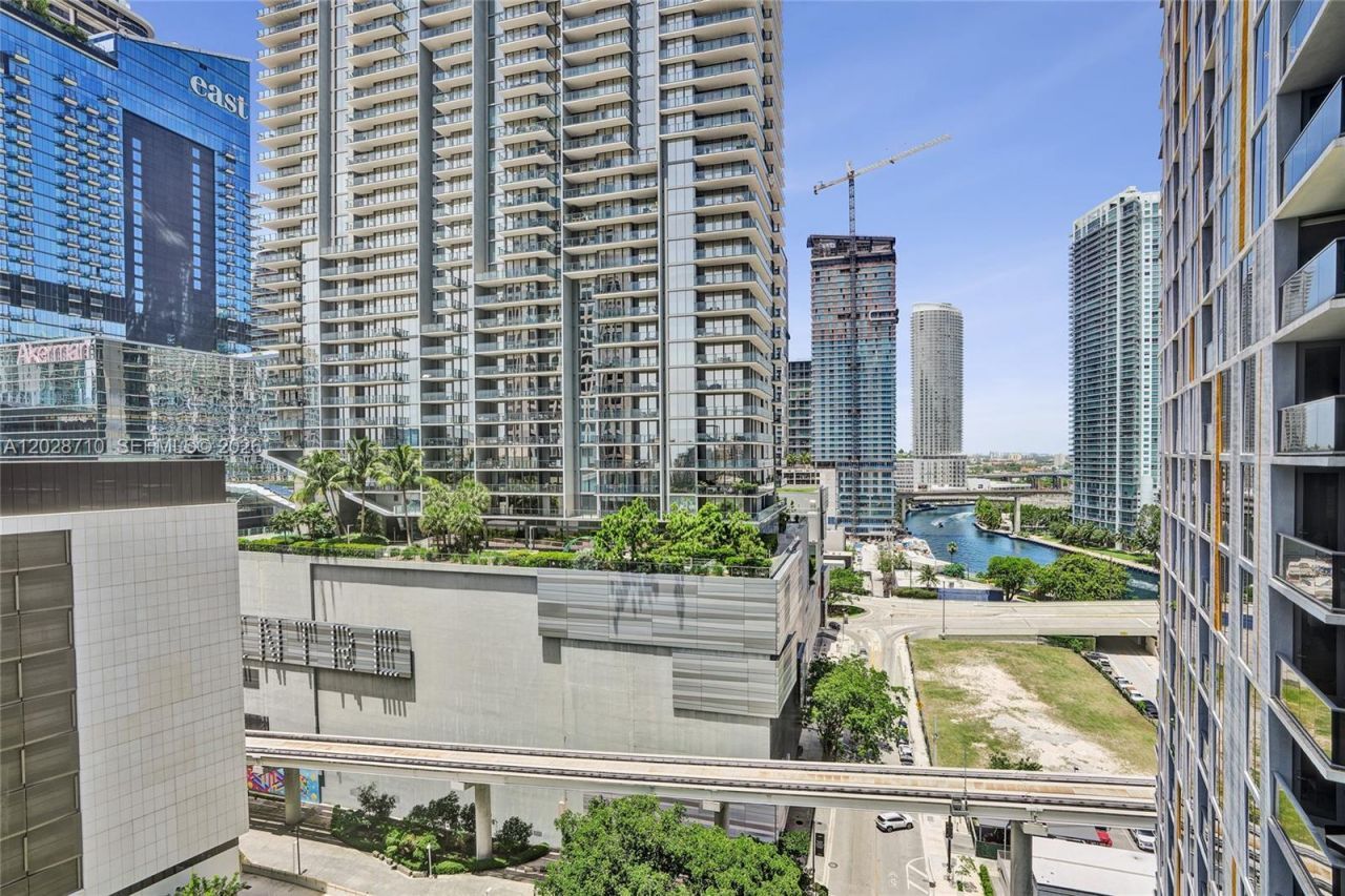 55 SE 6th St, Unit 1502, Miami, FL 33131 Photo