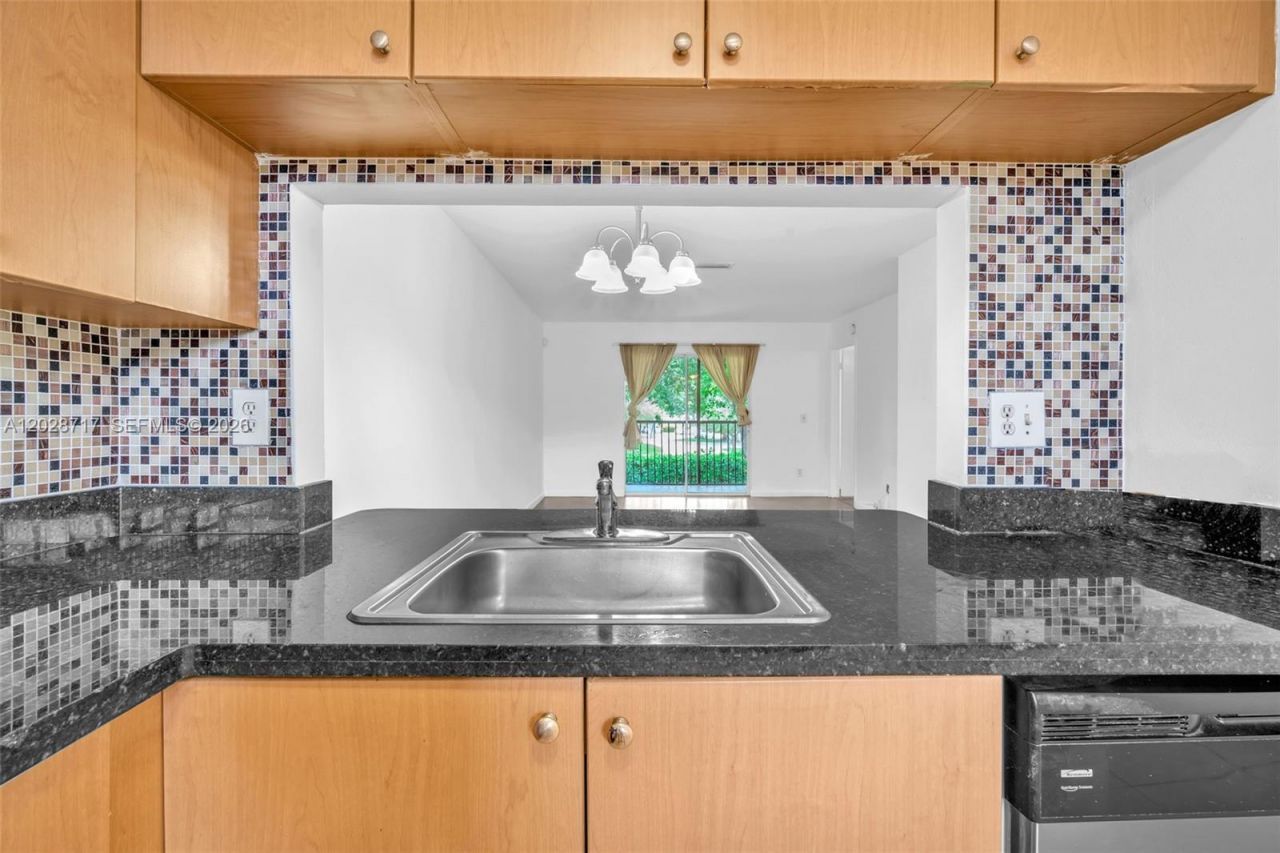 10369 NW 8th St , Unit 204, Pembroke Pines, FL 33026 Photo