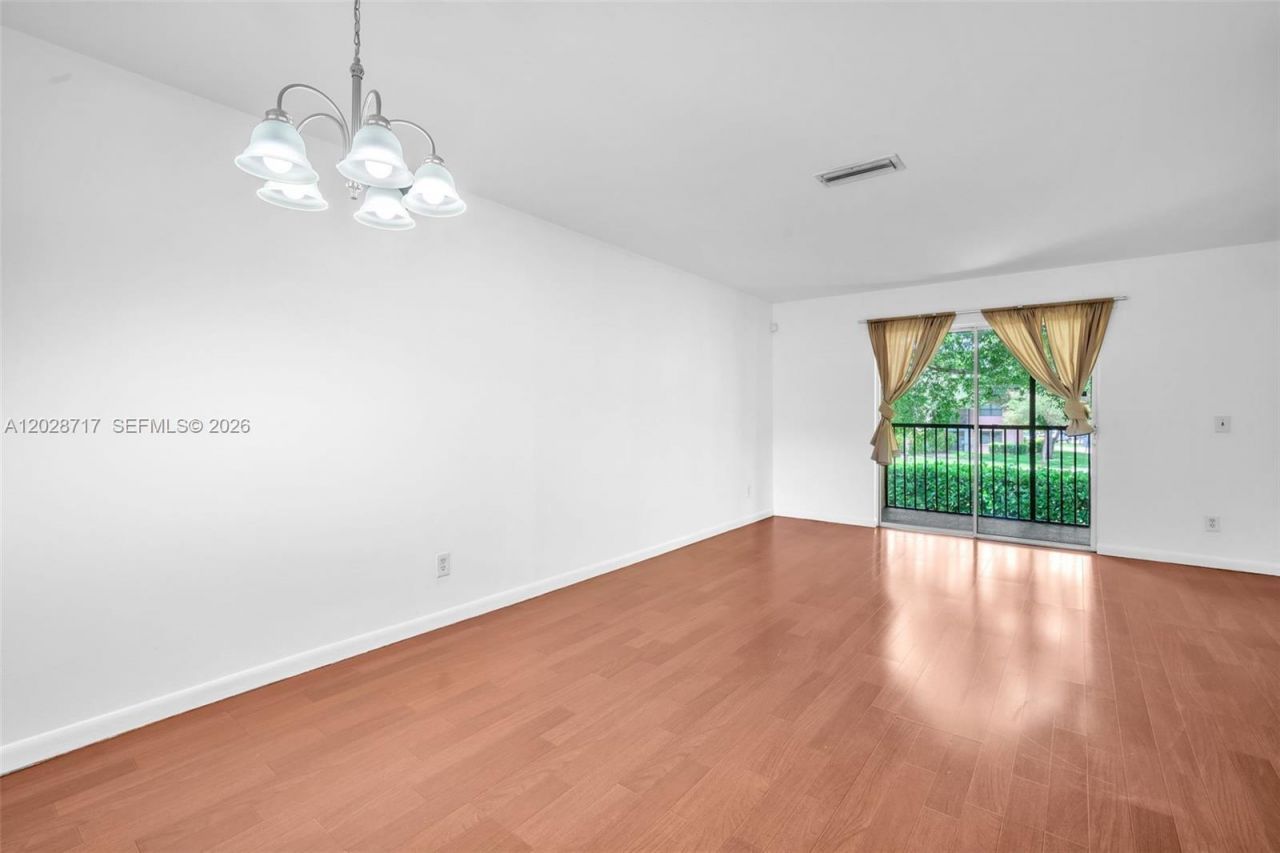 10369 NW 8th St , Unit 204, Pembroke Pines, FL 33026 Photo
