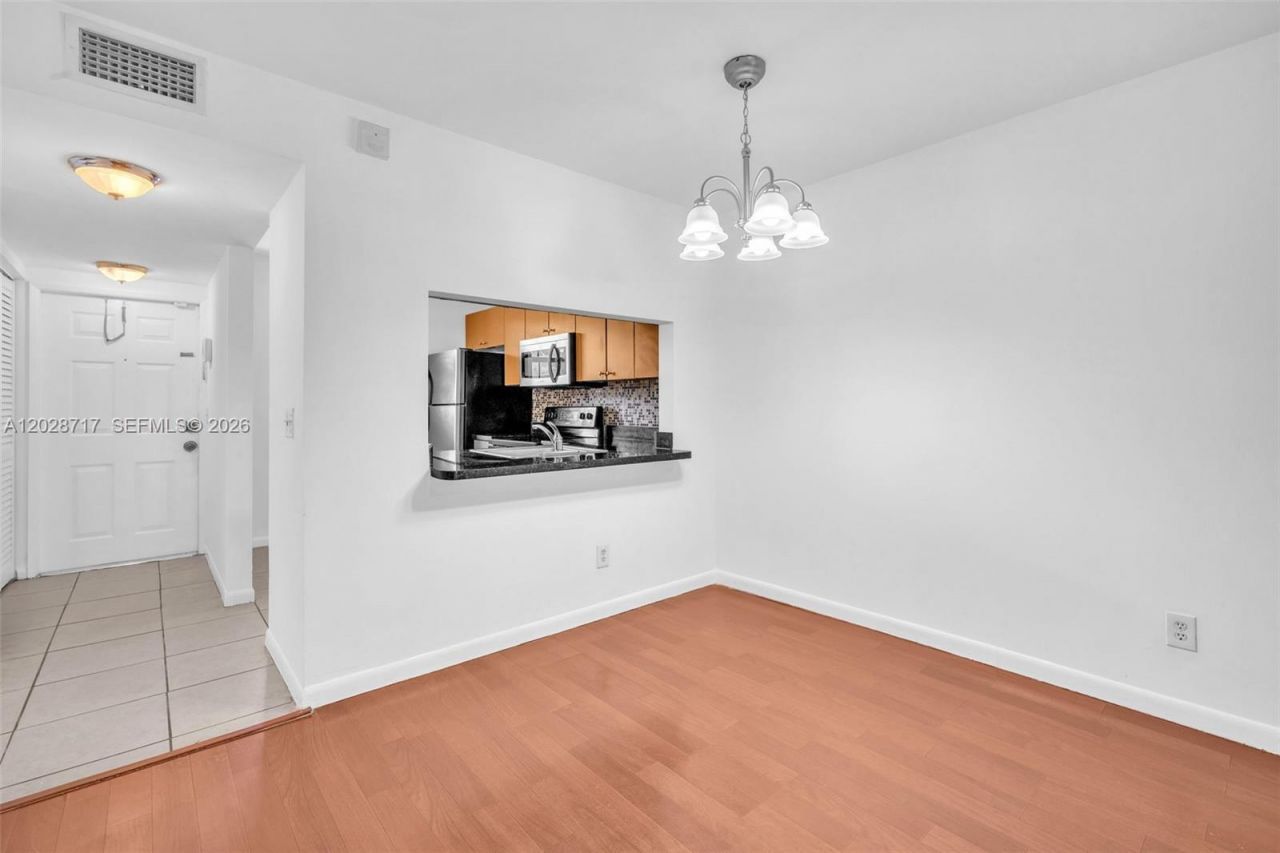 10369 NW 8th St , Unit 204, Pembroke Pines, FL 33026 Photo