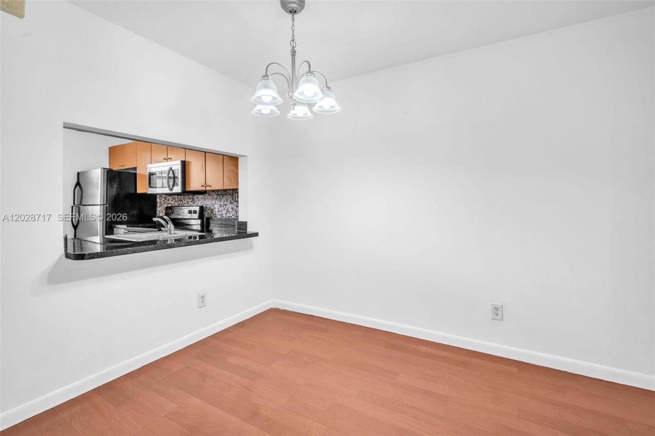 10369 NW 8th St , Unit 204, Pembroke Pines, FL 33026 Photo