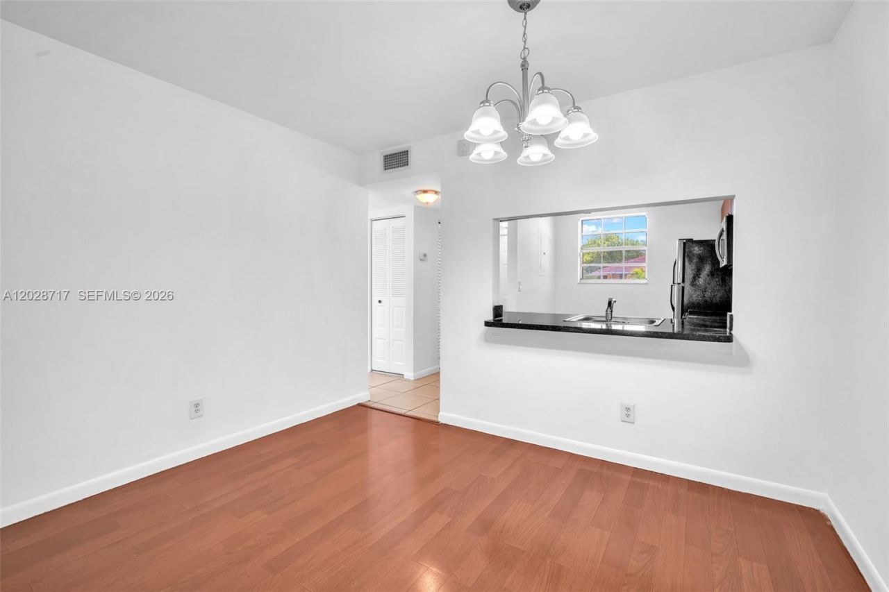 10369 NW 8th St , Unit 204, Pembroke Pines, FL 33026 Photo
