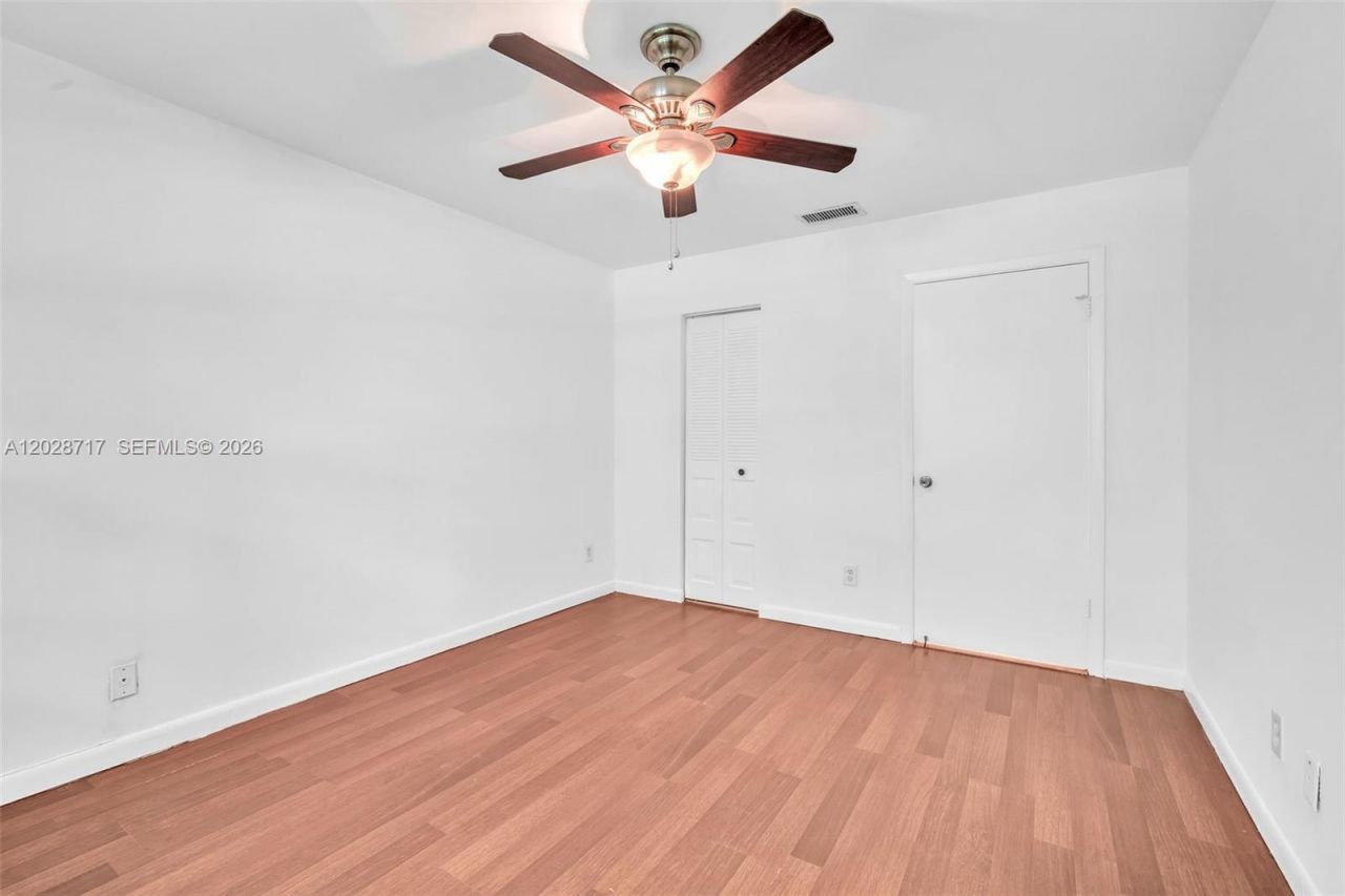 10369 NW 8th St , Unit 204, Pembroke Pines, FL 33026 Photo