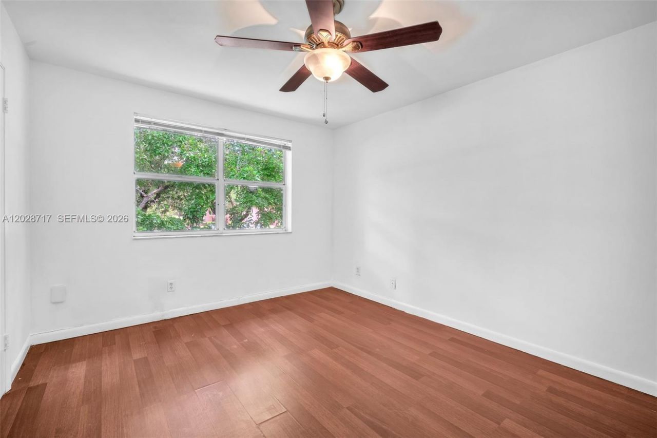 10369 NW 8th St , Unit 204, Pembroke Pines, FL 33026 Photo