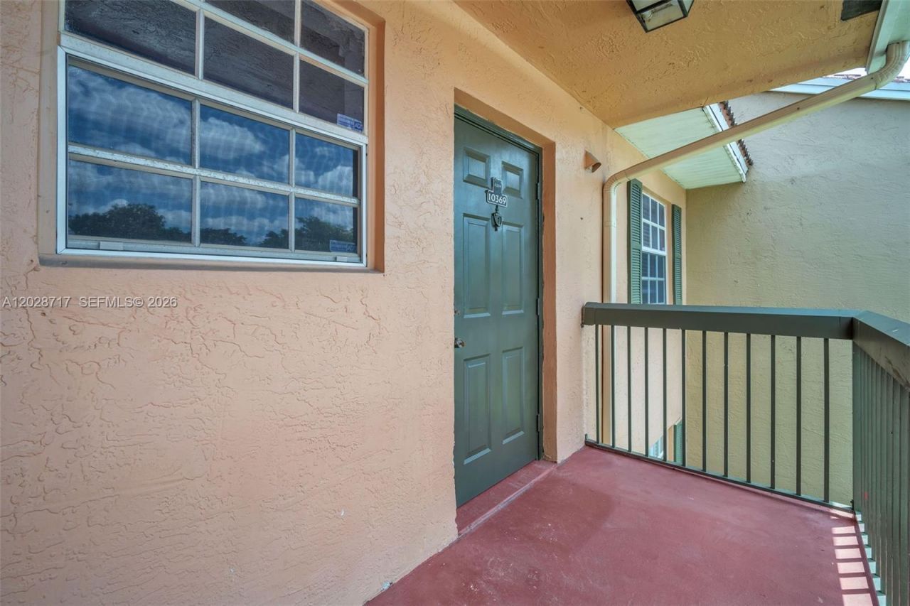 10369 NW 8th St , Unit 204, Pembroke Pines, FL 33026 Photo