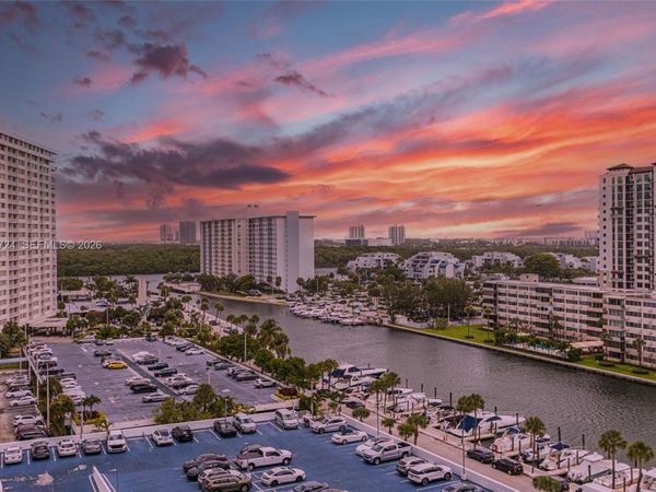 100 Bayview Dr , Unit 1102, Sunny Isles Beach, FL 33160