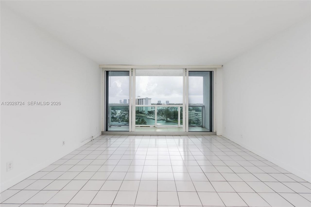 100 Bayview Dr , Unit 1102, Sunny Isles Beach, FL 33160 Photo