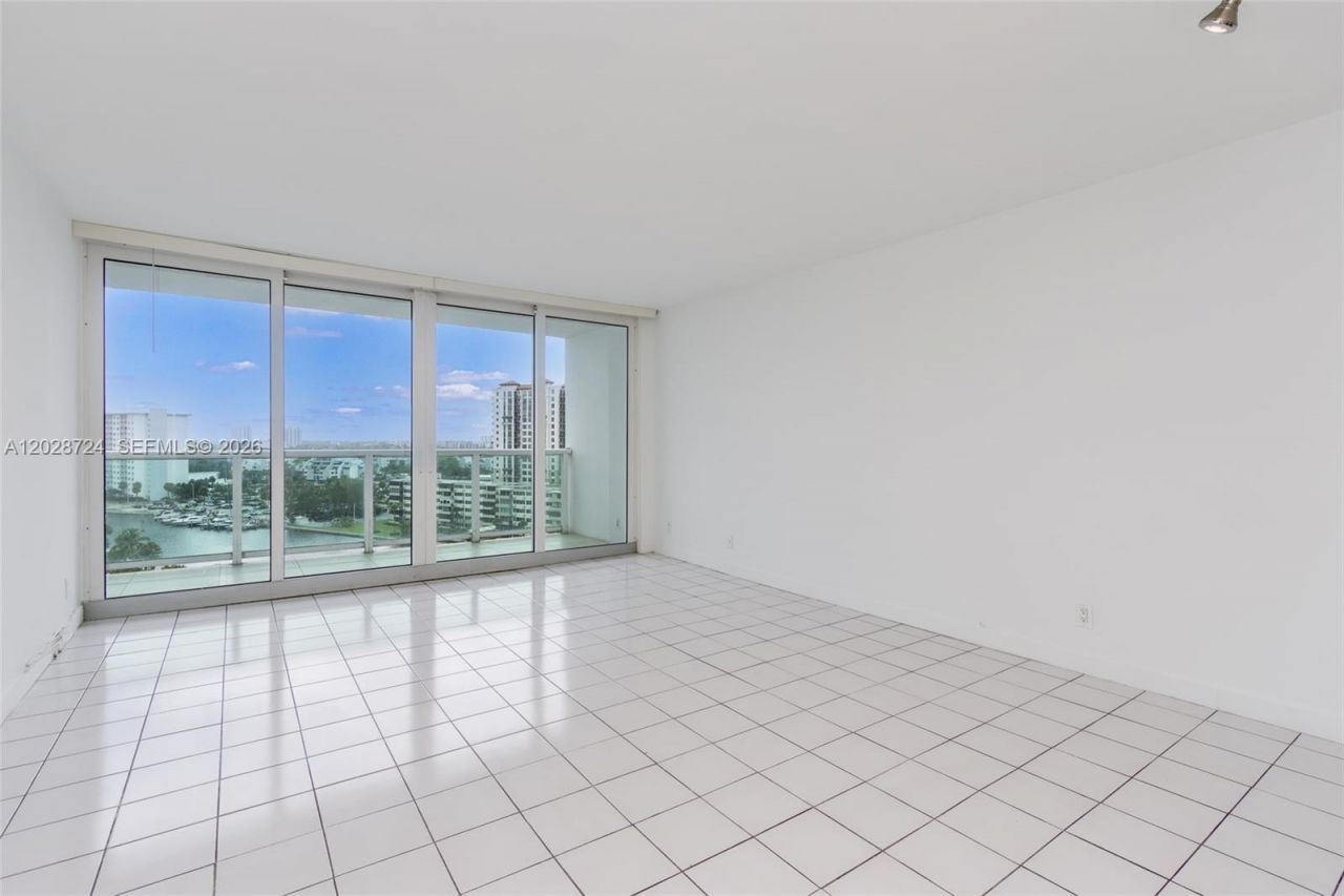 100 Bayview Dr , Unit 1102, Sunny Isles Beach, FL 33160 Photo