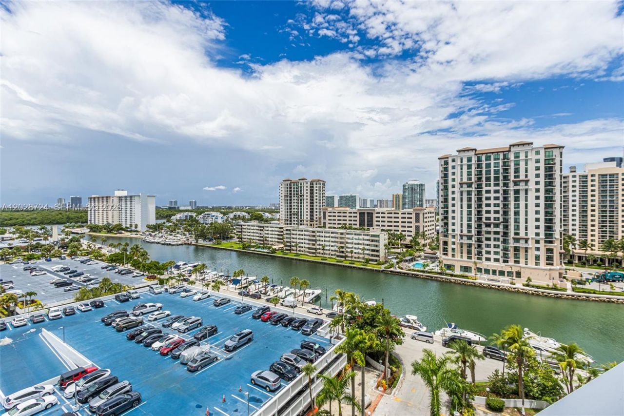 100 Bayview Dr , Unit 1102, Sunny Isles Beach, FL 33160 Photo