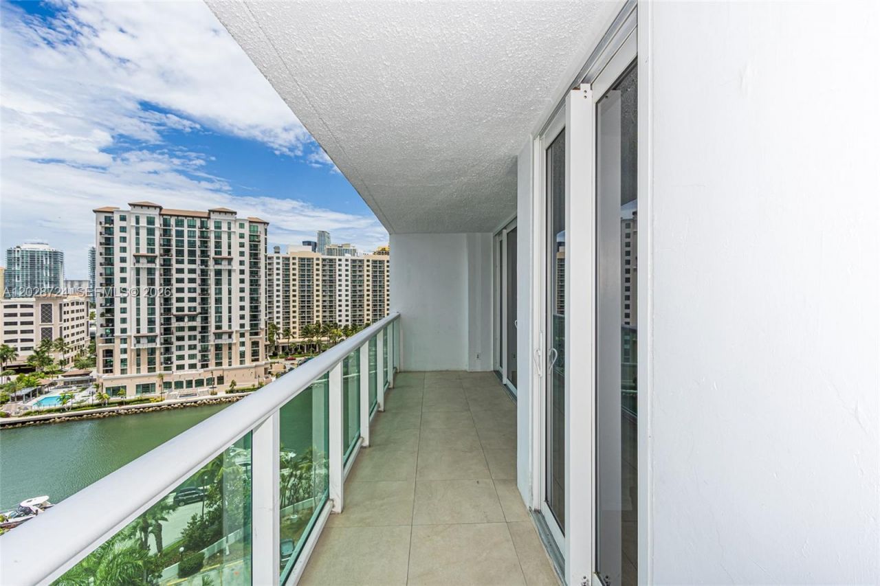 100 Bayview Dr , Unit 1102, Sunny Isles Beach, FL 33160 Photo