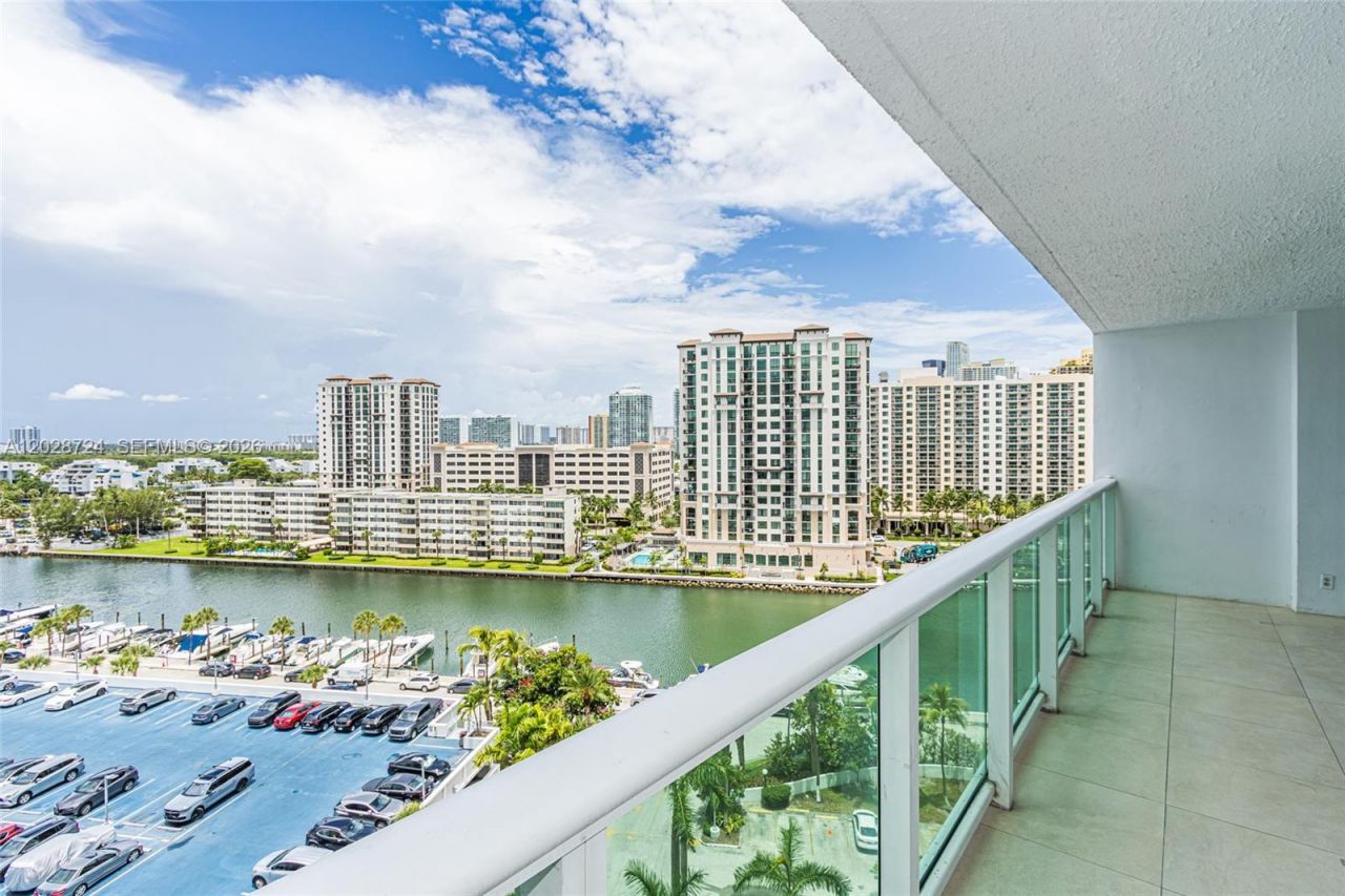 100 Bayview Dr , Unit 1102, Sunny Isles Beach, FL 33160 Photo