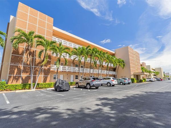 201 SE 11th Ter, Unit 102, Dania Beach, FL 33004