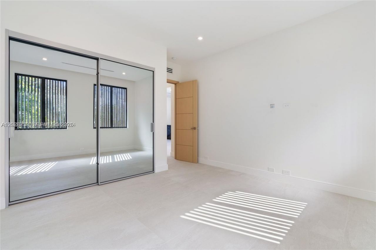 Please Call For Address, Fort Lauderdale, FL 33316 Photo