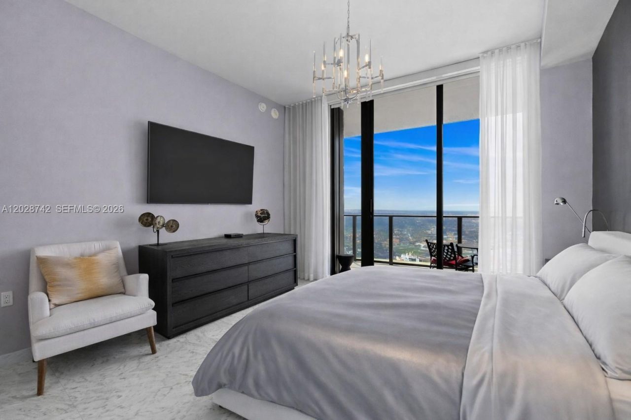 1000 Brickell Plz , Unit PH5304, Miami, FL 33131 Photo