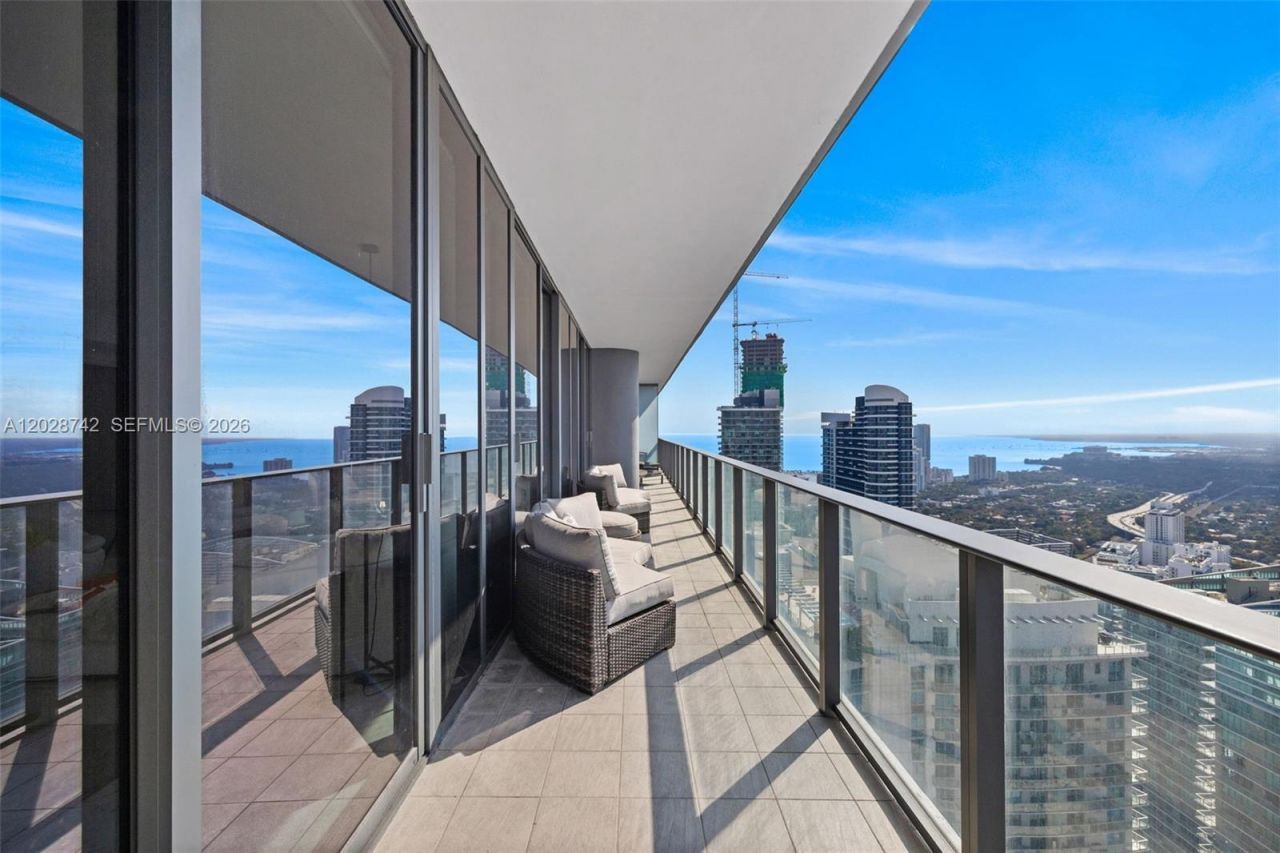 1000 Brickell Plz , Unit PH5304, Miami, FL 33131 Photo