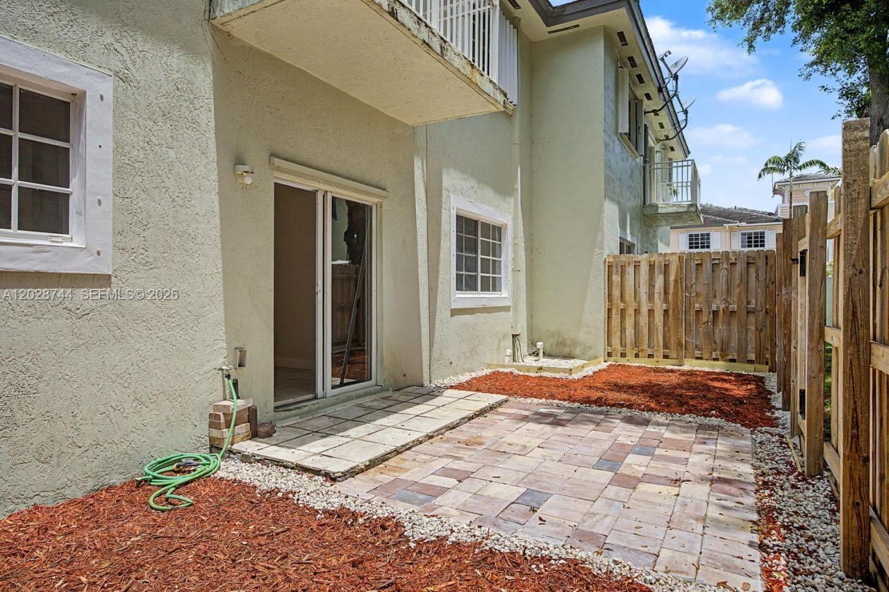 373 NE 26th Pl , Unit 102, Homestead, FL 33033 Photo