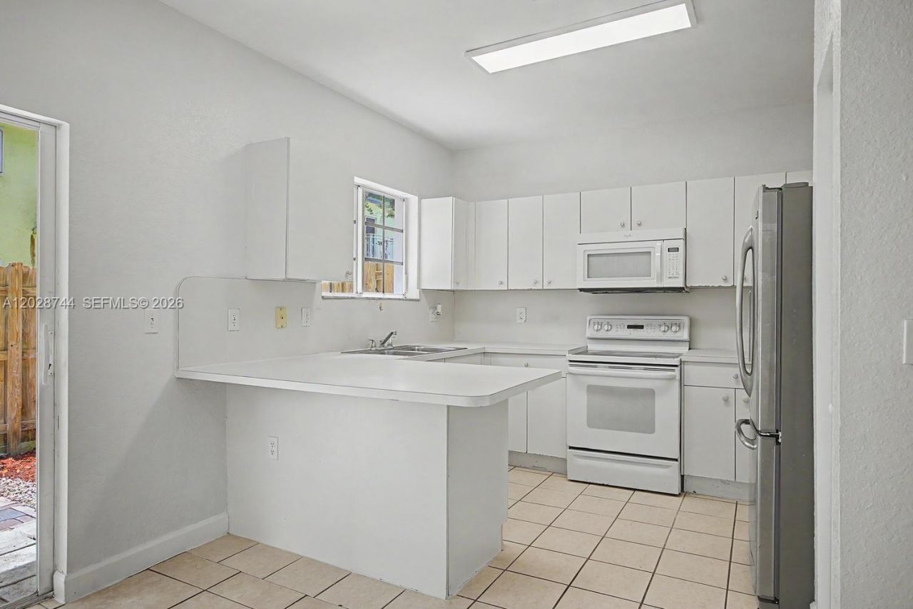 373 NE 26th Pl , Unit 102, Homestead, FL 33033 Photo