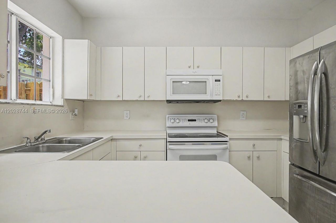 373 NE 26th Pl , Unit 102, Homestead, FL 33033 Photo