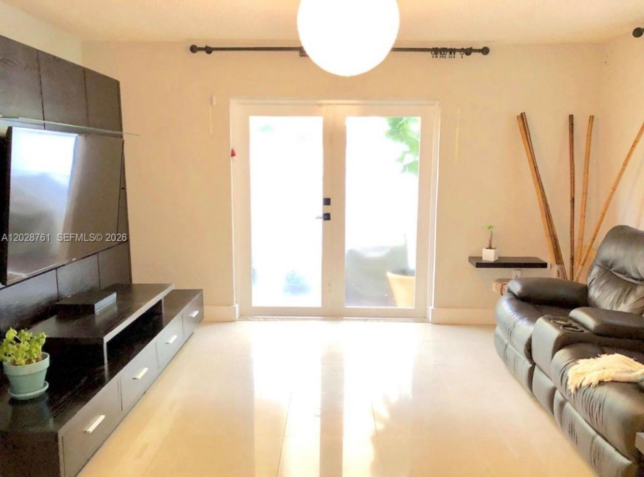 2728 SW 25th Ter, Unit 2728, Miami, FL 33133 Photo