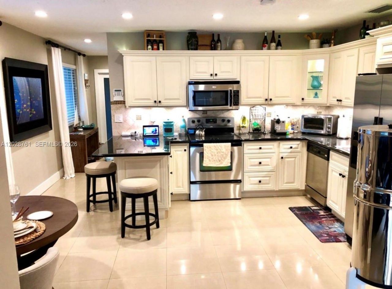 2728 SW 25th Ter, Unit 2728, Miami, FL 33133 Photo