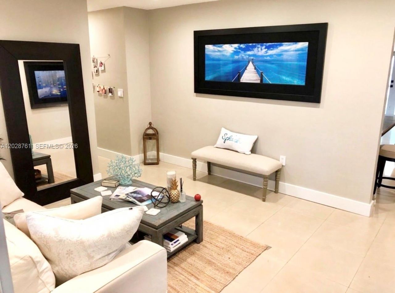 2728 SW 25th Ter, Unit 2728, Miami, FL 33133 Photo