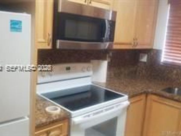 8089 NW 8th St , Unit 3, Miami, FL 33126