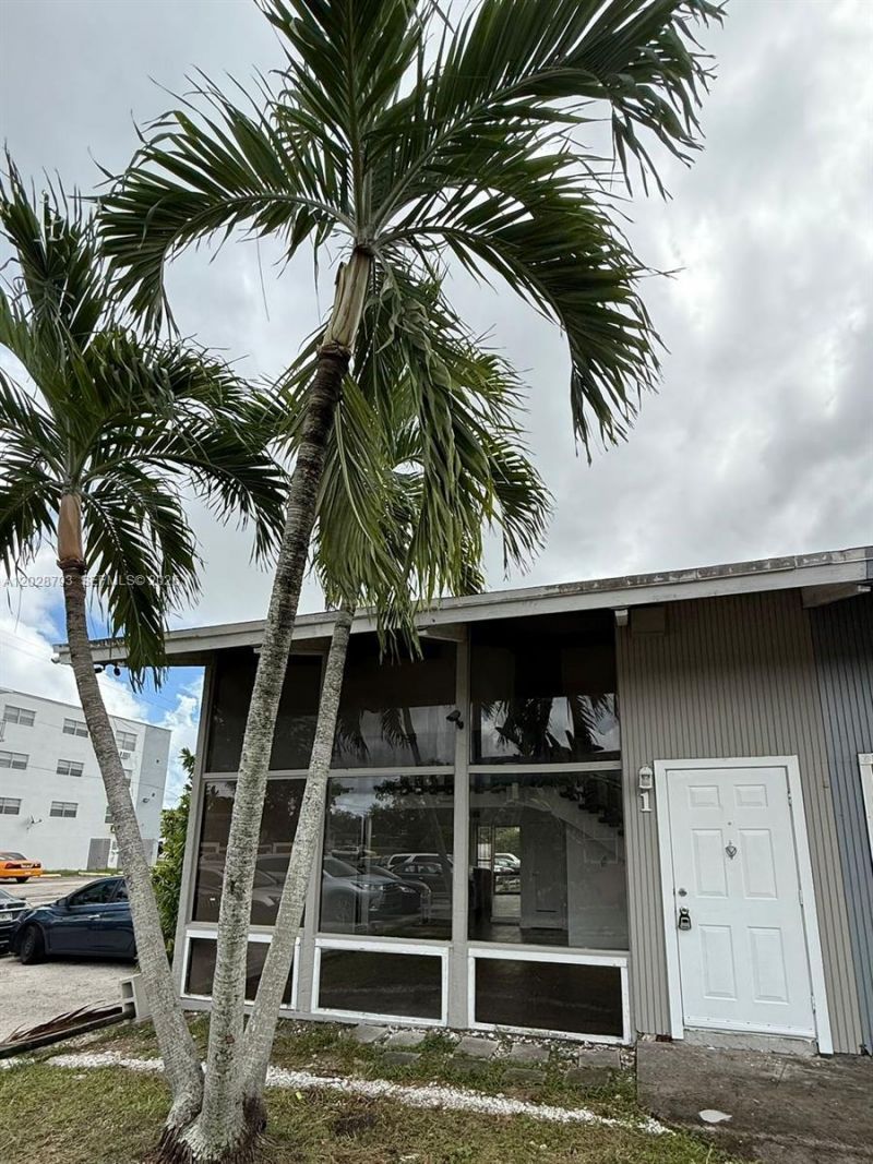 14310 NE 5th Pl , Miami, FL 33161 Photo