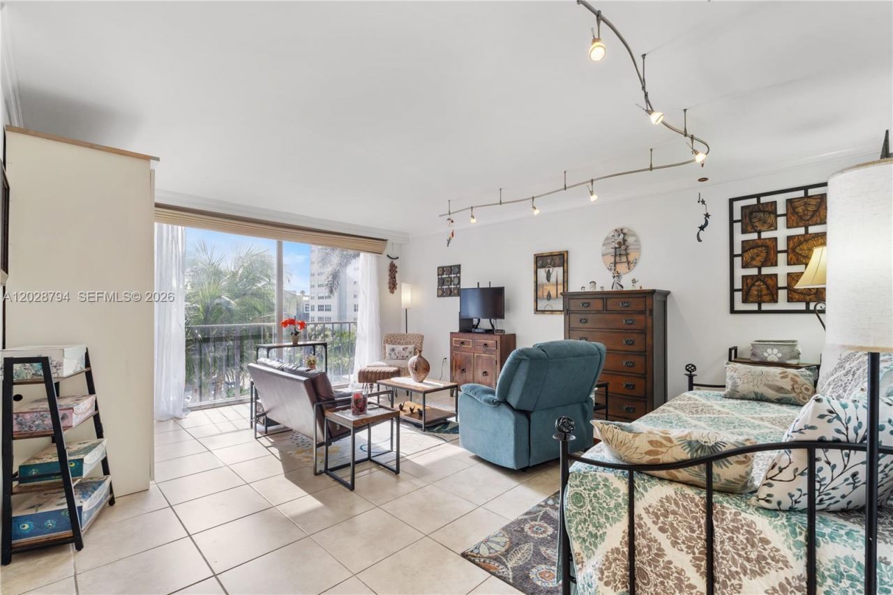 800 West Ave , Unit 532, Miami Beach, FL 33139 Photo