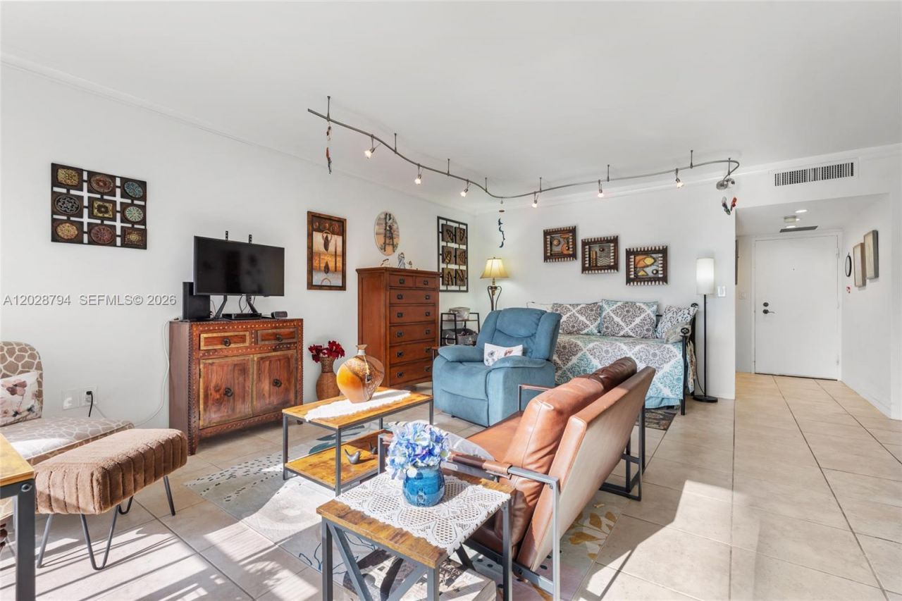 800 West Ave , Unit 532, Miami Beach, FL 33139 Photo