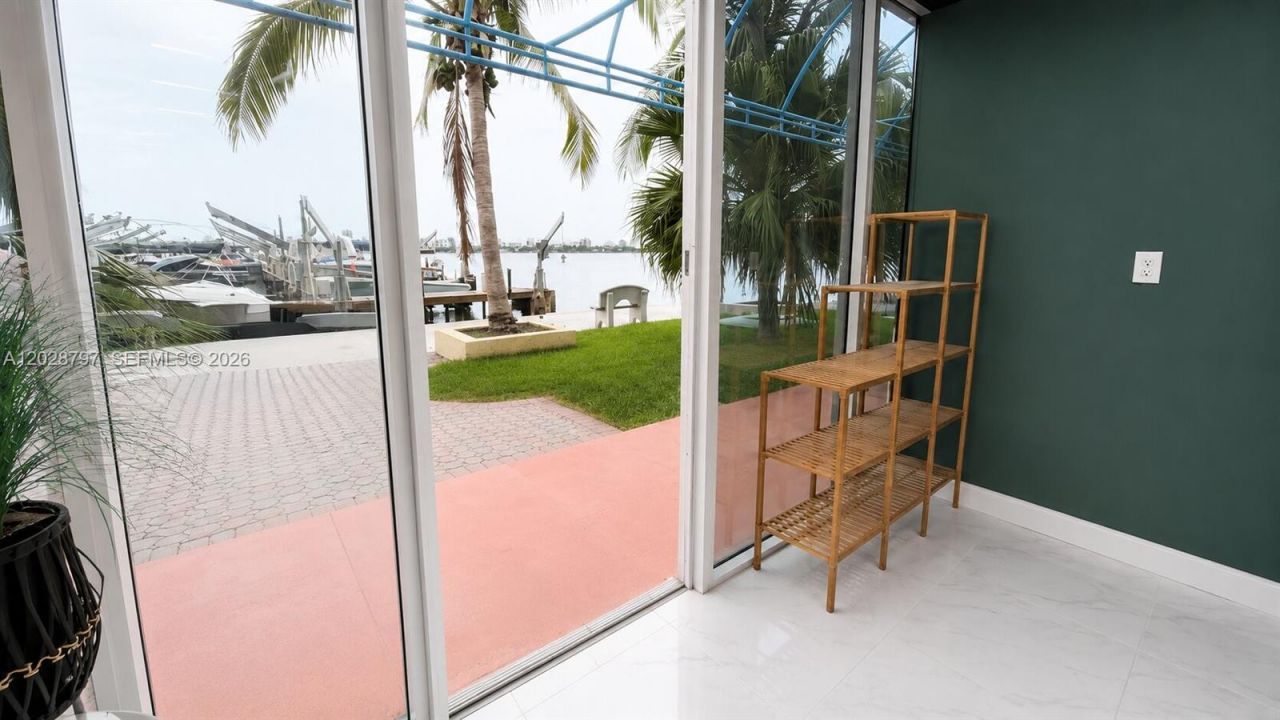 7601 E Treasure Dr , Unit CU-11, North Bay Village, FL 33141 Photo